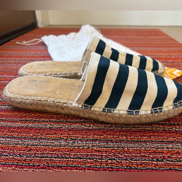 Ubuntu Classic Afridrilles Mule in Blue and White Stripe, Womens size 8.5. - Picture 3 of 6